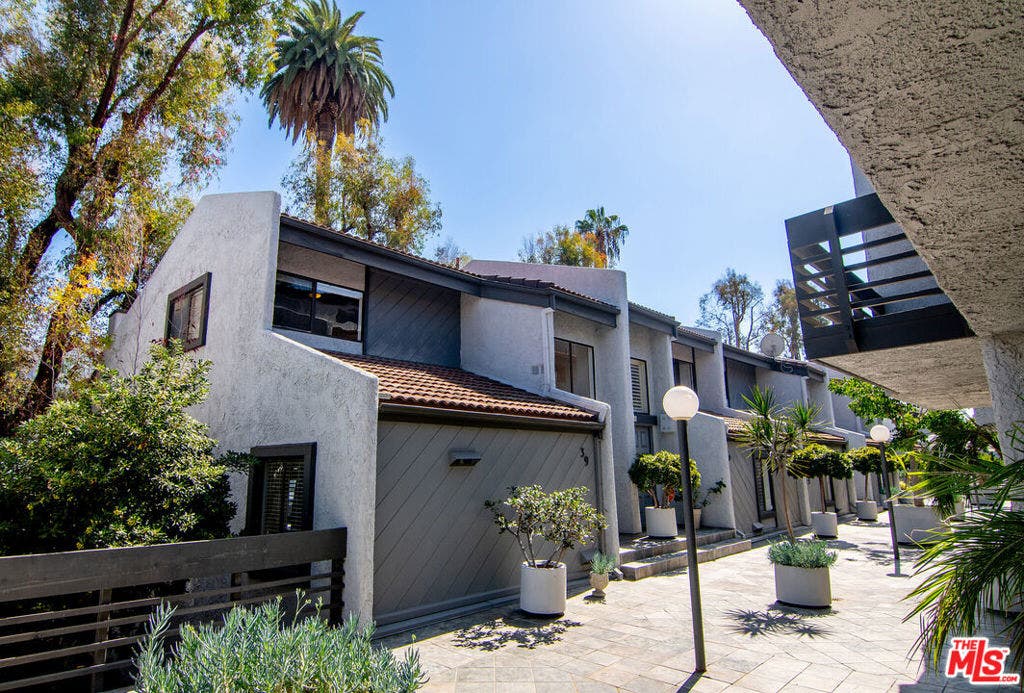 1925 S Beverly Glen Boulevard, #39, Los Angeles, CA 90025