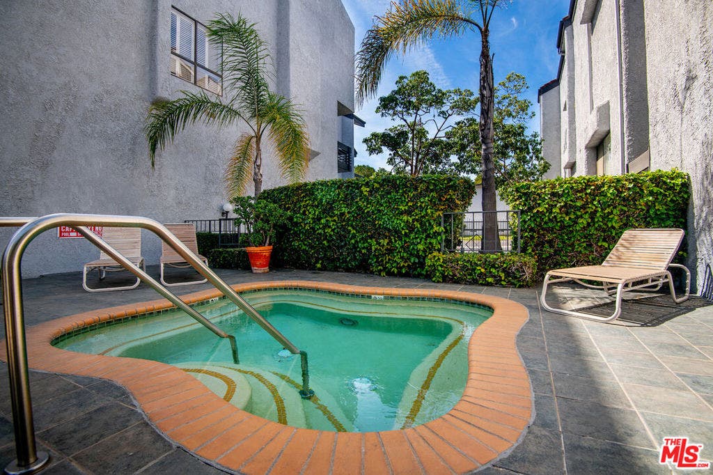 1925 S Beverly Glen Boulevard, #39, Los Angeles, CA 90025
