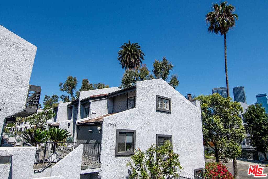 1925 S Beverly Glen Boulevard, #39, Los Angeles, CA 90025