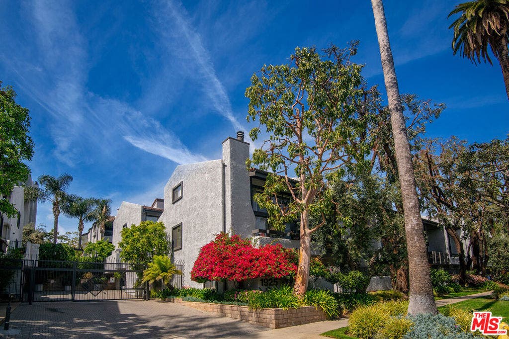 1925 S Beverly Glen Boulevard, #39, Los Angeles, CA 90025