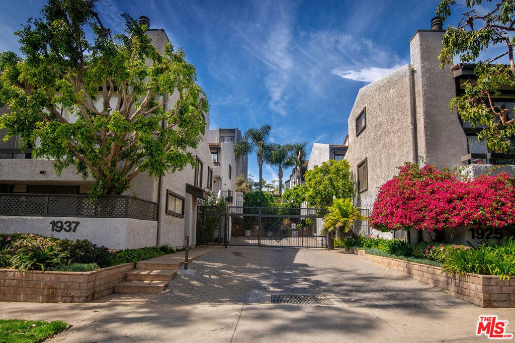 1925 S Beverly Glen Boulevard, #39, Los Angeles, CA 90025