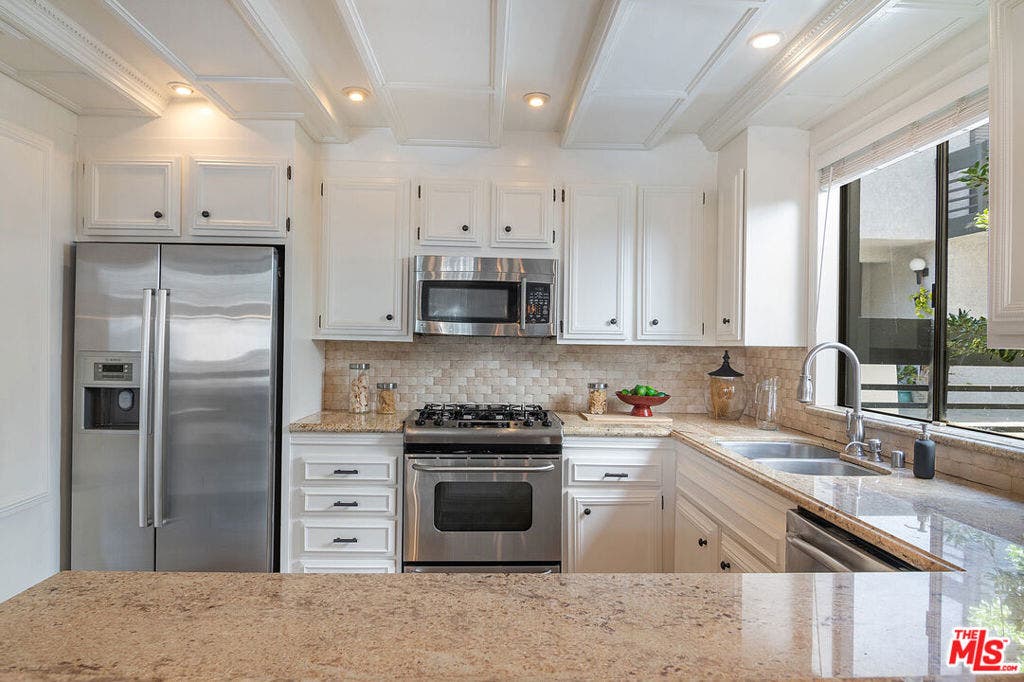 1925 S Beverly Glen Boulevard, #39, Los Angeles, CA 90025