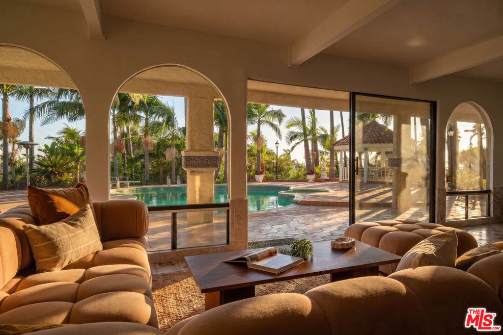 29057 Pacific Coast Highway Highway, Malibu, CA 90265 29057 Pacific Coast Highway Highway, Malibu, CA 90265
