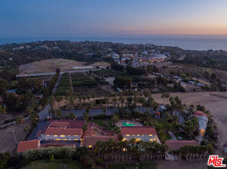29081 Pacific Coast Highway, Malibu, CA 90265 29081 Pacific Coast Highway, Malibu, CA 90265