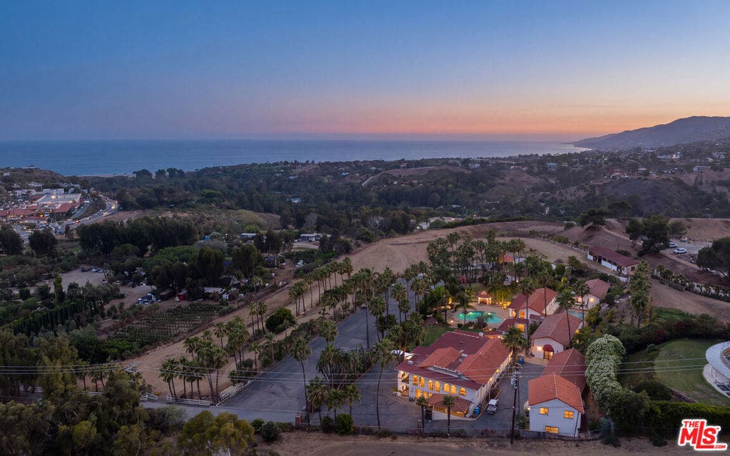 29081 Pacific Coast Highway, Malibu, CA 90265 29081 Pacific Coast Highway, Malibu, CA 90265
