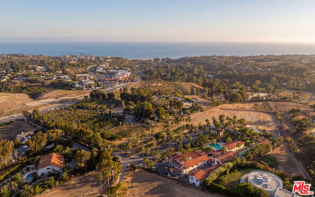 29081 Pacific Coast Highway, Malibu, CA 90265 29081 Pacific Coast Highway, Malibu, CA 90265