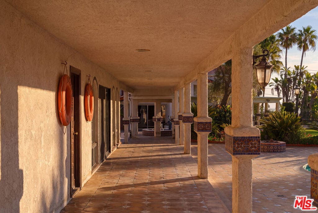 29081 Pacific Coast Highway, Malibu, CA 90265 29081 Pacific Coast Highway, Malibu, CA 90265