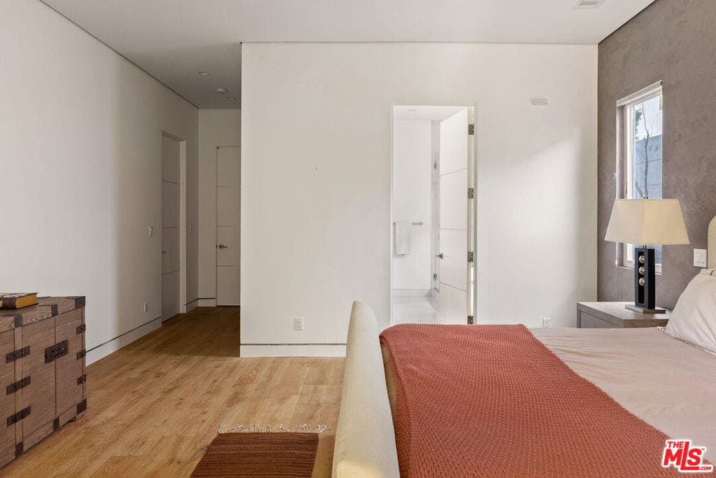 13911 Milbank Street, Sherman Oaks, CA 91423 13911 Milbank Street, Sherman Oaks, CA 91423
