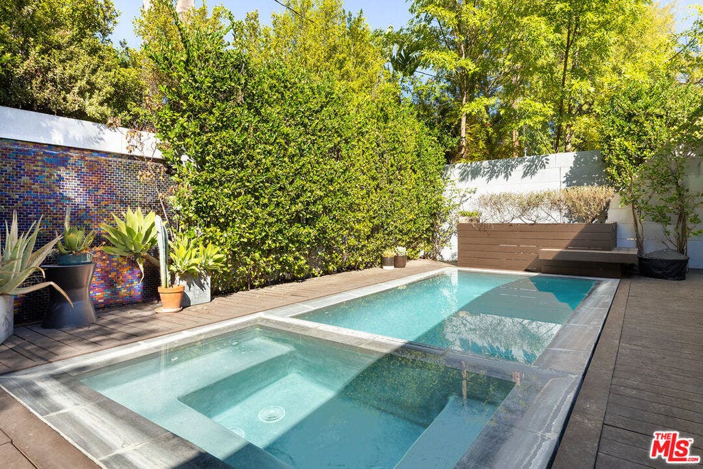 13911 Milbank Street, Sherman Oaks, CA 91423 13911 Milbank Street, Sherman Oaks, CA 91423