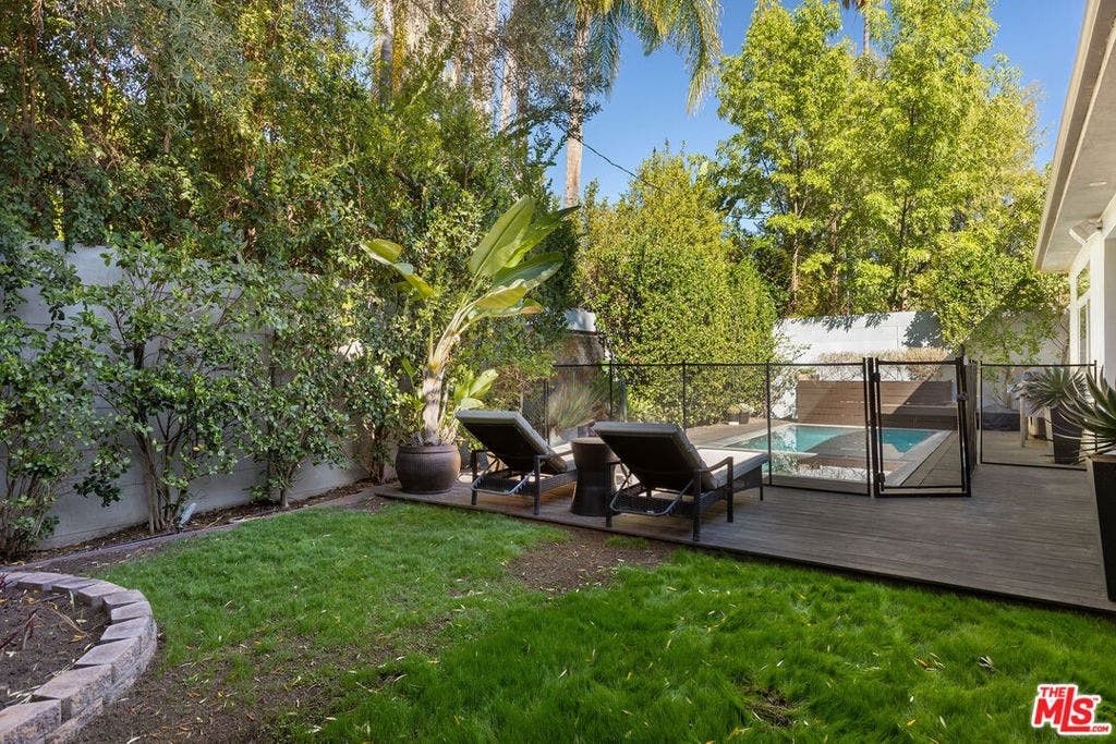 13911 Milbank Street, Sherman Oaks, CA 91423 13911 Milbank Street, Sherman Oaks, CA 91423