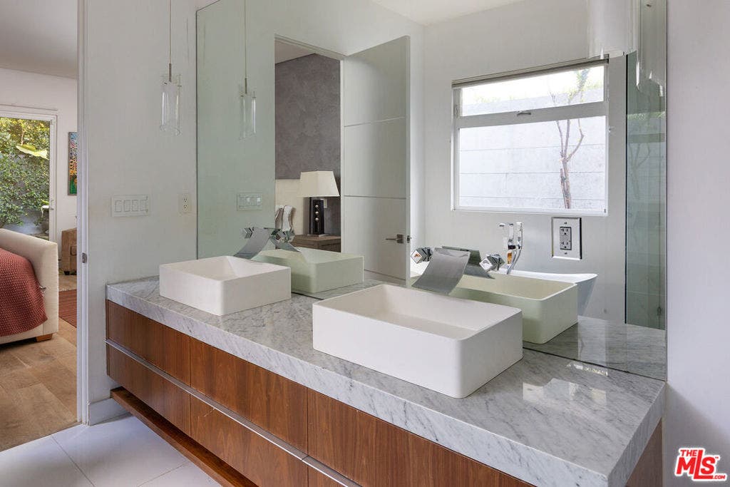 13911 Milbank Street, Sherman Oaks, CA 91423 13911 Milbank Street, Sherman Oaks, CA 91423