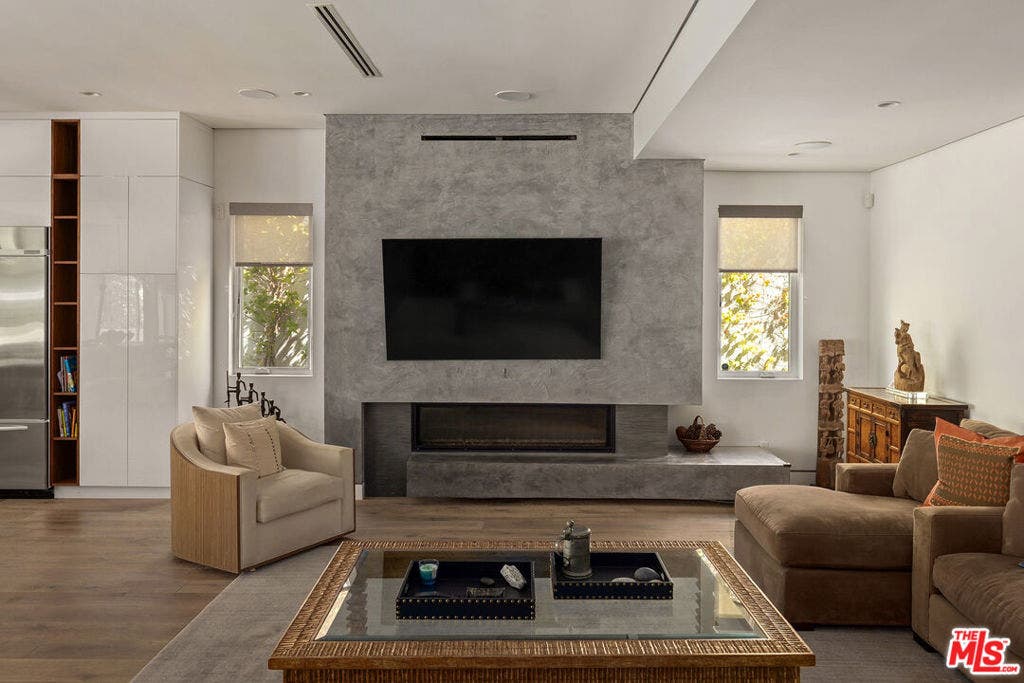 13911 Milbank Street, Sherman Oaks, CA 91423 13911 Milbank Street, Sherman Oaks, CA 91423