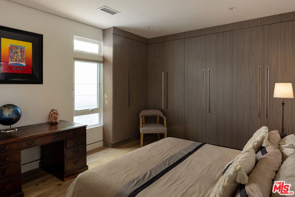 13911 Milbank Street, Sherman Oaks, CA 91423 13911 Milbank Street, Sherman Oaks, CA 91423