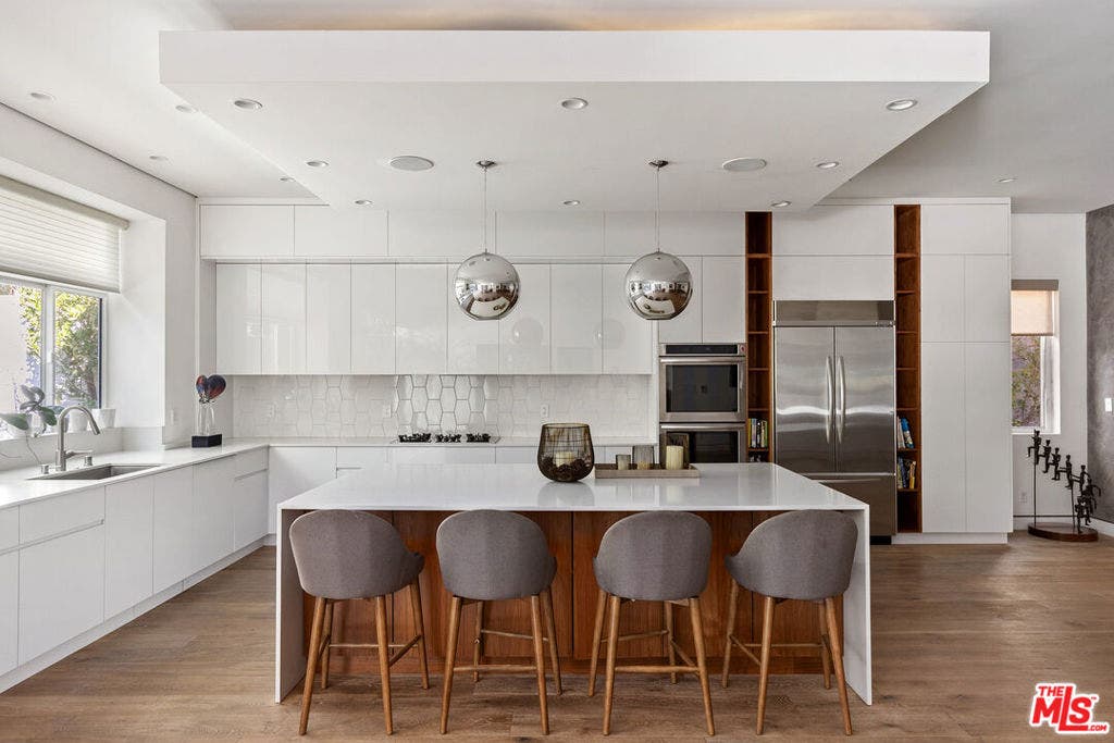 13911 Milbank Street, Sherman Oaks, CA 91423 13911 Milbank Street, Sherman Oaks, CA 91423