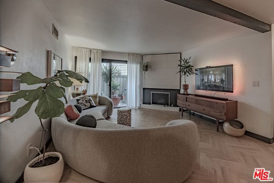 Property photo for 15511 Sherman Way, #40, Van Nuys, CA