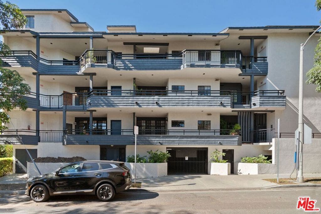 10866 Rose Avenue, #203, Los Angeles, CA 90034