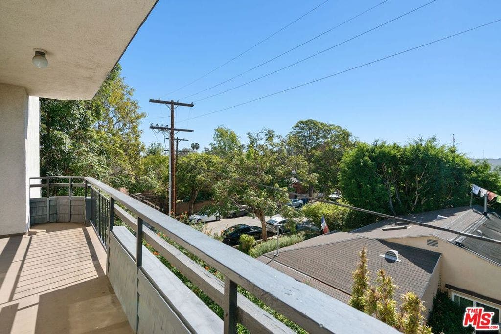 10866 Rose Avenue, #203, Los Angeles, CA 90034