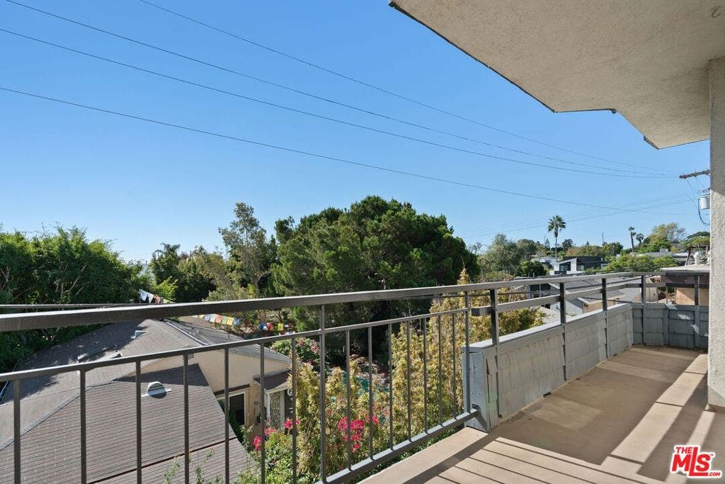 10866 Rose Avenue, #203, Los Angeles, CA 90034