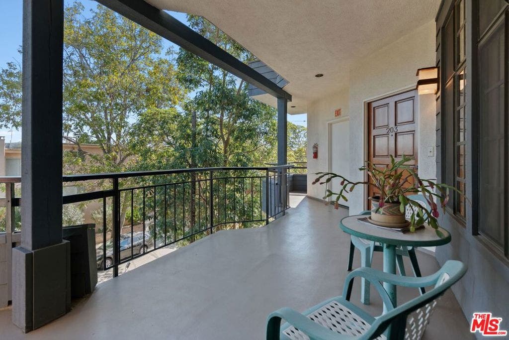 10866 Rose Avenue, #203, Los Angeles, CA 90034
