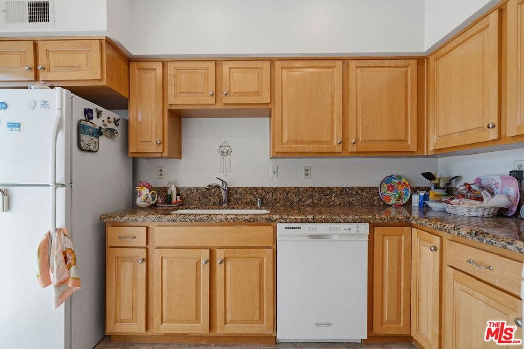 10866 Rose Avenue, #203, Los Angeles, CA 90034