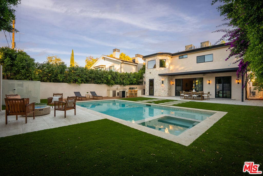 14807 Otsego Street, Sherman Oaks, CA 91403