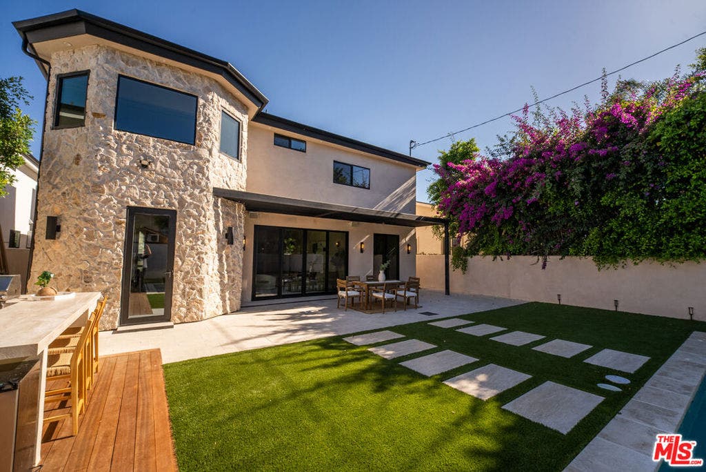 14807 Otsego Street, Sherman Oaks, CA 91403