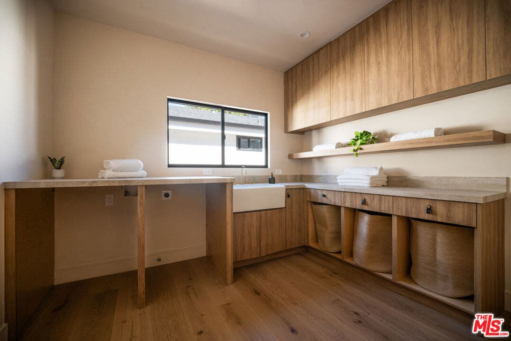 14807 Otsego Street, Sherman Oaks, CA 91403