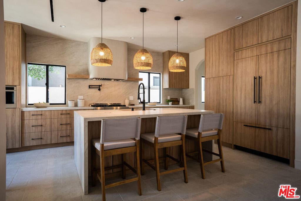 14807 Otsego Street, Sherman Oaks, CA 91403