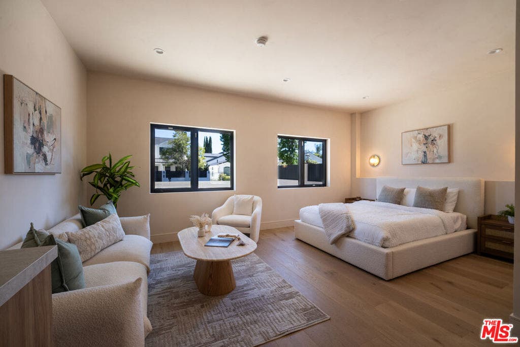 14807 Otsego Street, Sherman Oaks, CA 91403