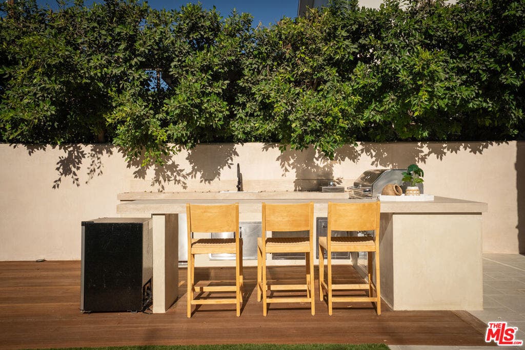 14807 Otsego Street, Sherman Oaks, CA 91403