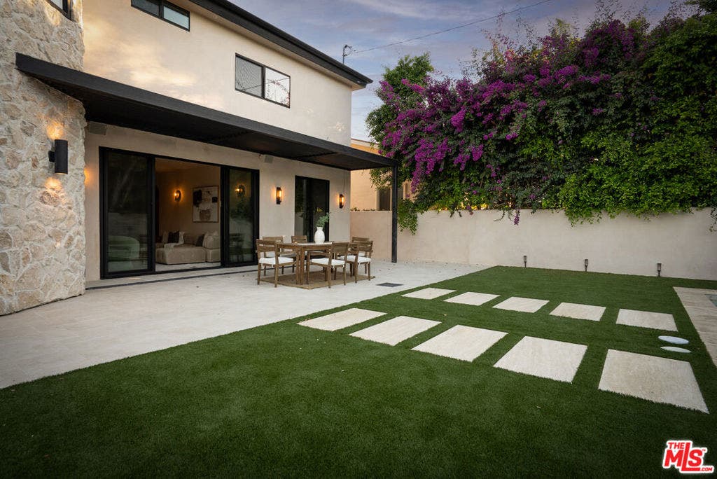14807 Otsego Street, Sherman Oaks, CA 91403