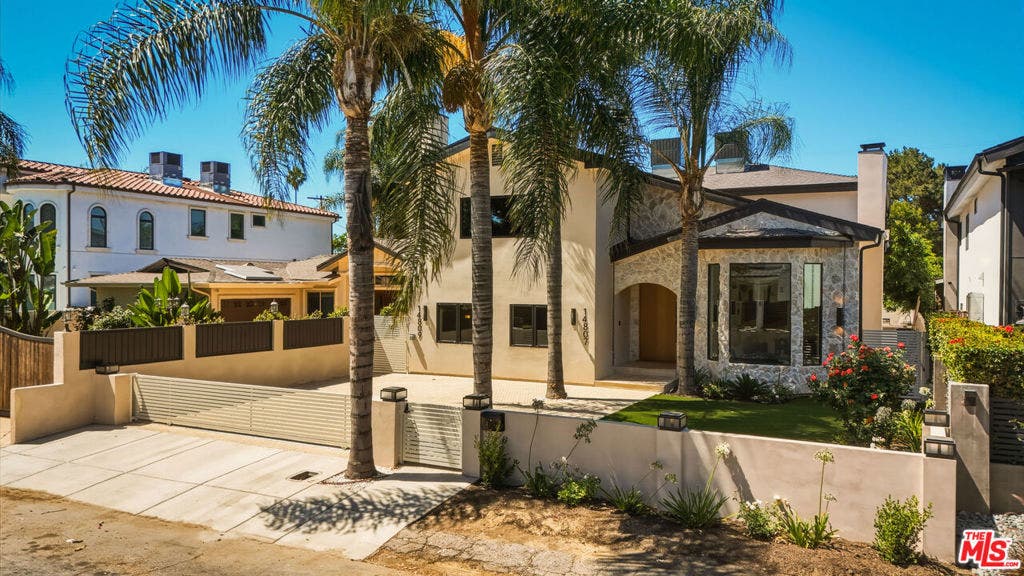 14807 Otsego Street, Sherman Oaks, CA 91403