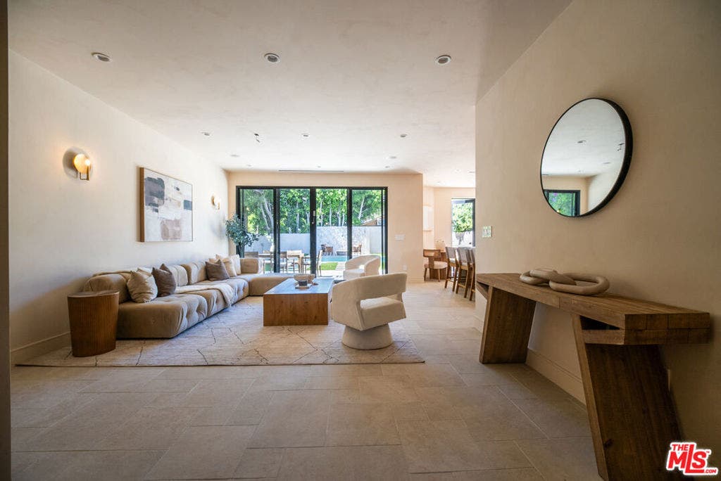 14807 Otsego Street, Sherman Oaks, CA 91403