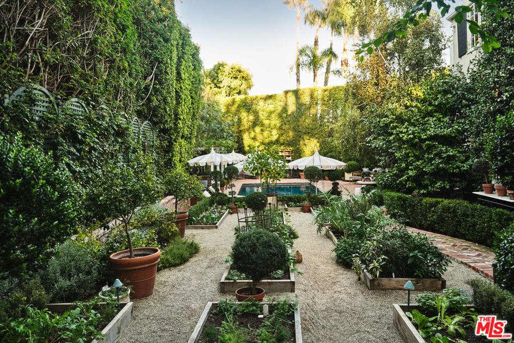 130 N Bristol Avenue, Los Angeles, CA 90049 130 N Bristol Avenue, Los Angeles, CA 90049