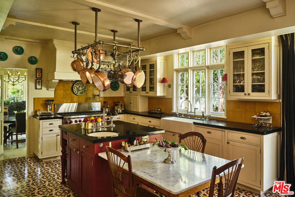 130 N Bristol Avenue, Los Angeles, CA 90049 130 N Bristol Avenue, Los Angeles, CA 90049