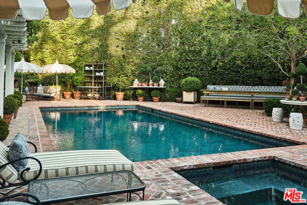 130 N Bristol Avenue, Los Angeles, CA 90049 130 N Bristol Avenue, Los Angeles, CA 90049