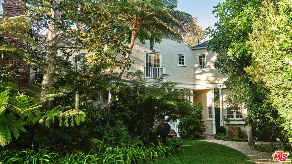 130 N Bristol Avenue, Los Angeles, CA 90049 130 N Bristol Avenue, Los Angeles, CA 90049