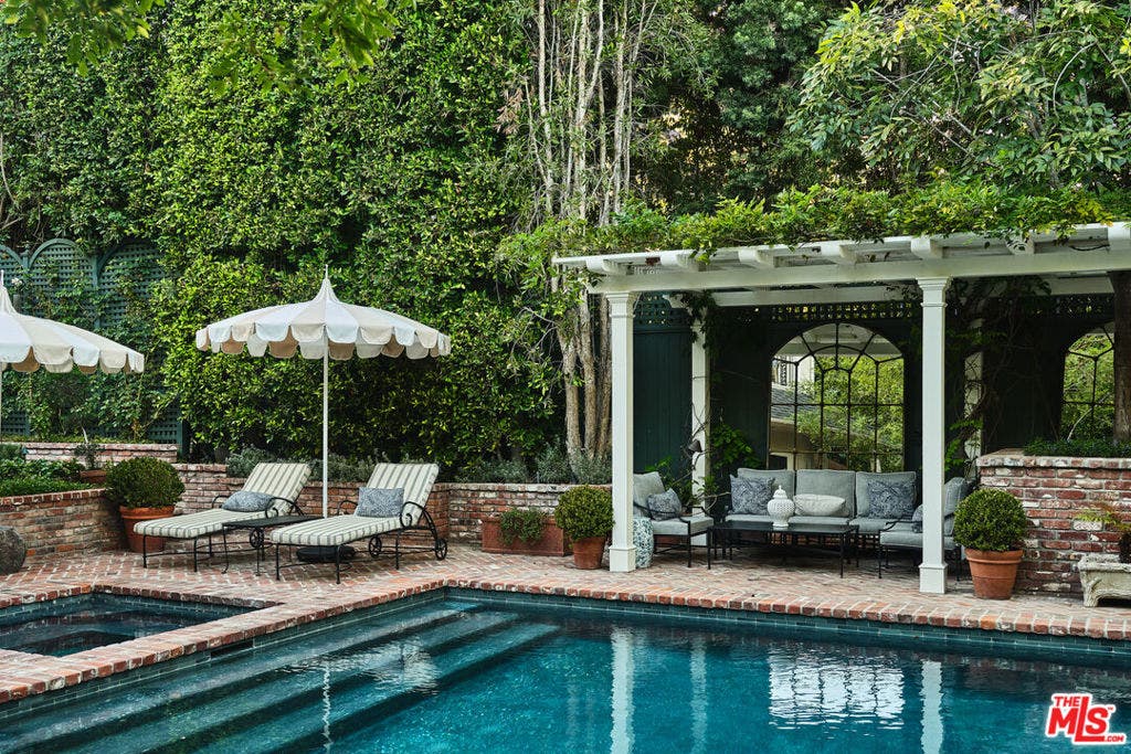 130 N Bristol Avenue, Los Angeles, CA 90049 130 N Bristol Avenue, Los Angeles, CA 90049