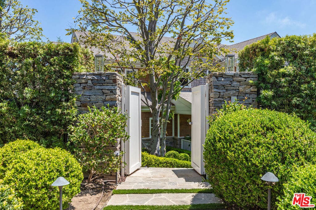 770 Napoli Drive, Pacific Palisades, CA 90272 770 Napoli Drive, Pacific Palisades, CA 90272