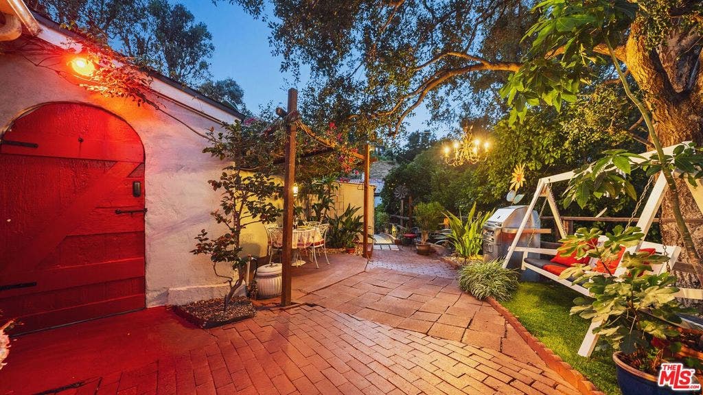 2882 Belden Drive, Los Angeles, CA 90068 2882 Belden Drive, Los Angeles, CA 90068