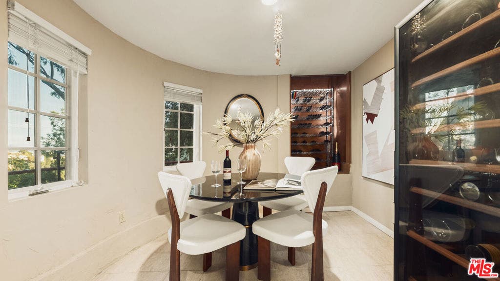 2882 Belden Drive, Los Angeles, CA 90068 2882 Belden Drive, Los Angeles, CA 90068