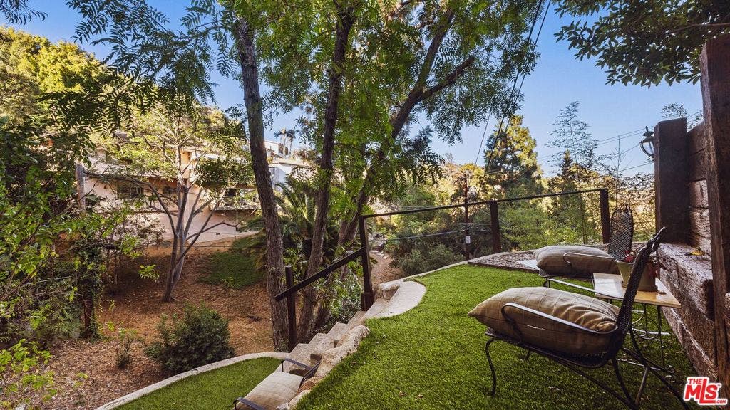 2882 Belden Drive, Los Angeles, CA 90068 2882 Belden Drive, Los Angeles, CA 90068
