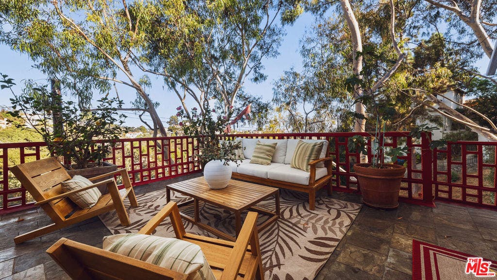 2882 Belden Drive, Los Angeles, CA 90068 2882 Belden Drive, Los Angeles, CA 90068