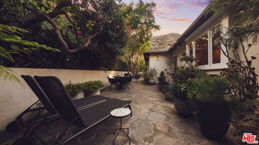 7218 La Presa Drive, Los Angeles, CA 90068 7218 La Presa Drive, Los Angeles, CA 90068