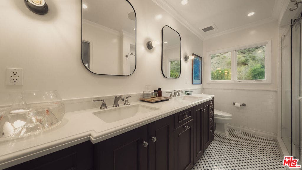 7218 La Presa Drive, Los Angeles, CA 90068 7218 La Presa Drive, Los Angeles, CA 90068