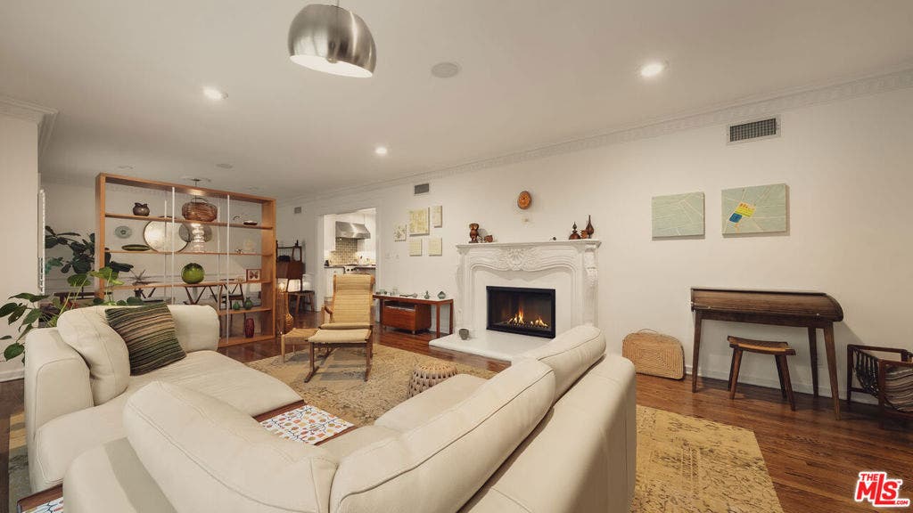 7218 La Presa Drive, Los Angeles, CA 90068 7218 La Presa Drive, Los Angeles, CA 90068