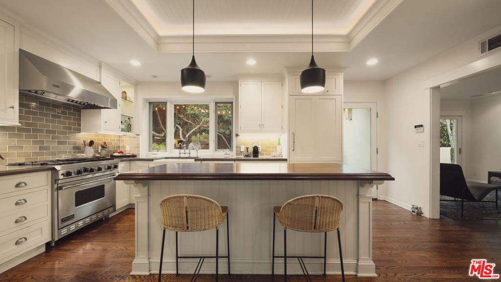 7218 La Presa Drive, Los Angeles, CA 90068 7218 La Presa Drive, Los Angeles, CA 90068