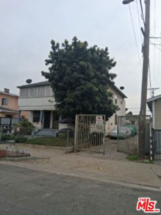 Property photo for 622 E 50th Street, Los Angeles, CA