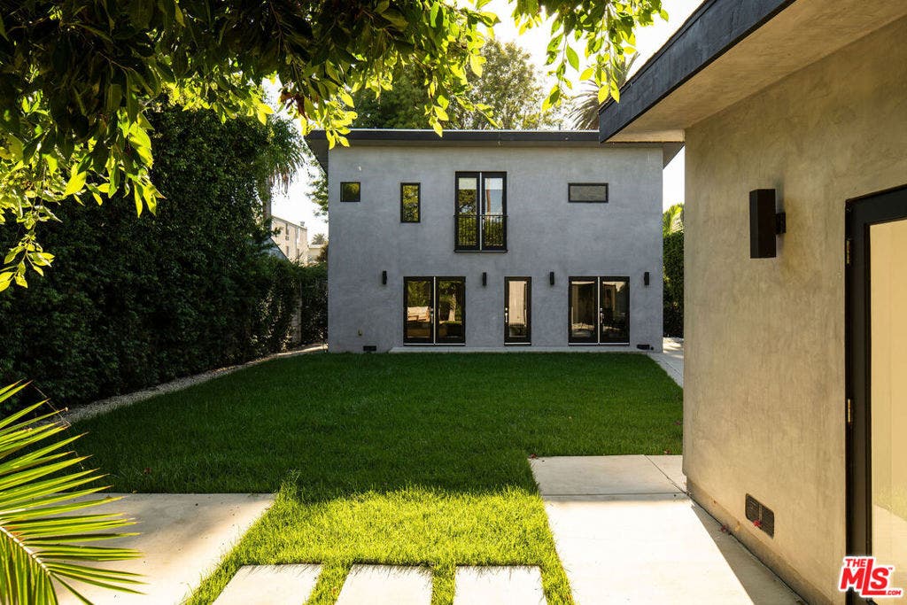 3758 Barry Avenue, Los Angeles, CA 90066