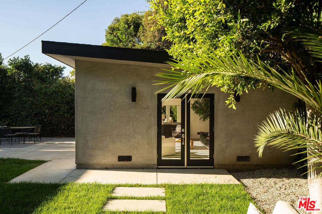 3758 Barry Avenue, Los Angeles, CA 90066